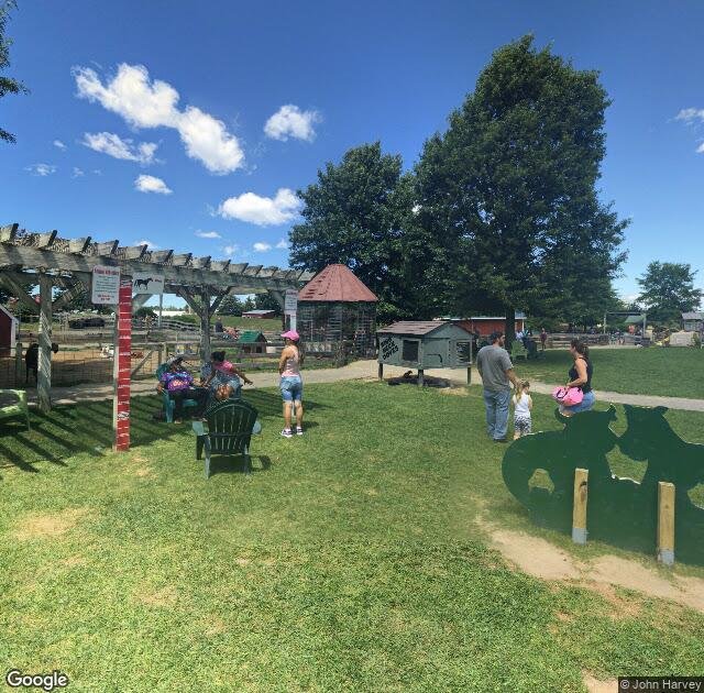 Davis Farmland & Mega Maze in Sterling, MA