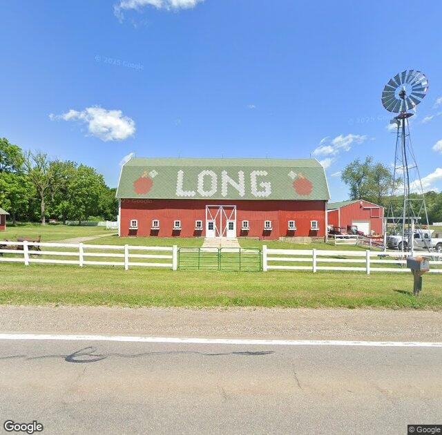 Long Family Orchard, Farm & Cider Mill in Commerce Township, MI
