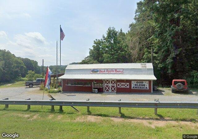 Red Apple Barn in Ellijay, GA